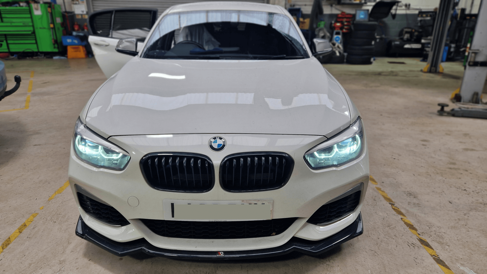 BMW4 white front